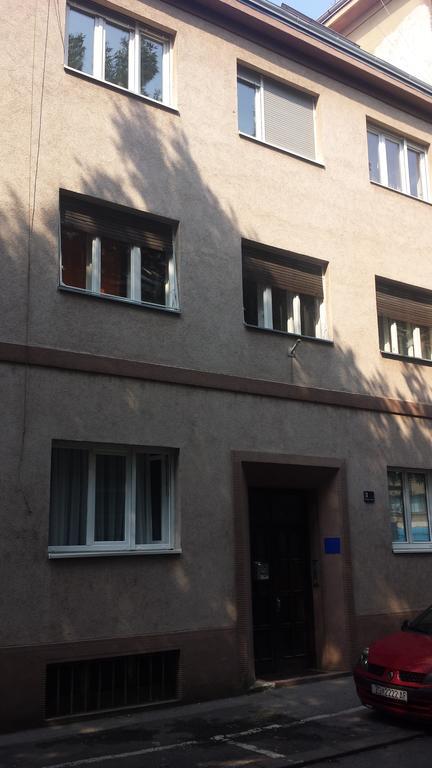 Apartments Sulekova Zagreb Bagian luar foto